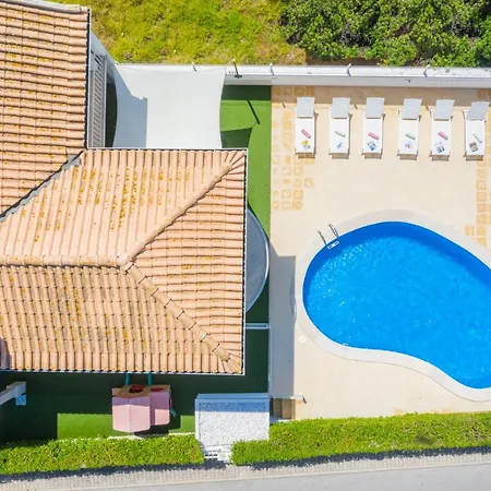 Cinema By Algarve Vacation Вілла